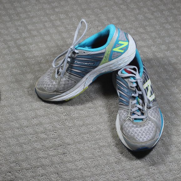 New Balance 1260 V5 Fantom Fit Size 8 Grey & Green Athletic Shoes - Picture 1 of 7